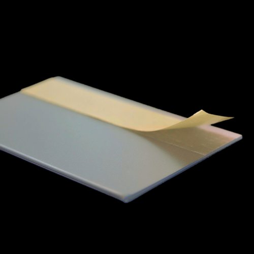 Samolepicí plastová kapsa na štítek. Na obrázku je typ PVC-K22-xx-S-MAT. Orientace horizontální (na šířku)